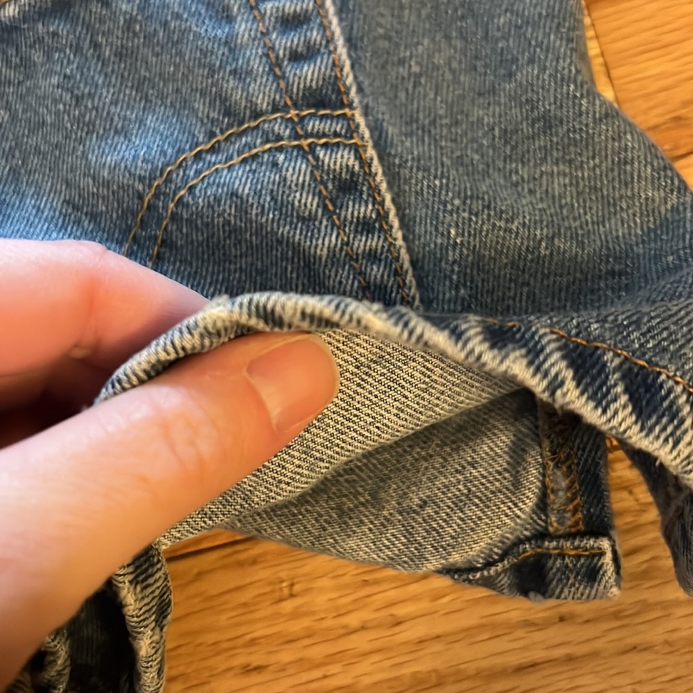 Levi shorts - Picture 3 of 4